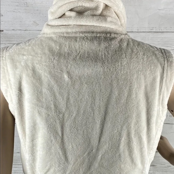 Horny Toad Minky Vest 💕 - Picture 11 of 13